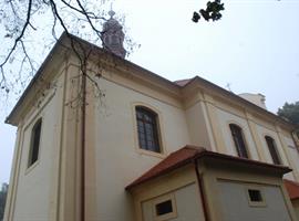 Biskup Jan Baxant požehnal opravený kostel v Dlažkovicích